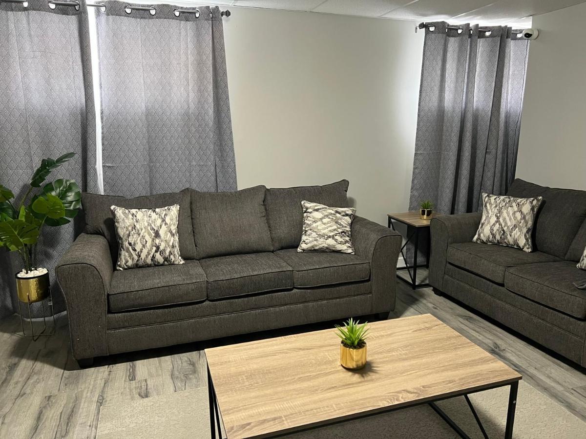 Cozy Modern And Lavish 1 Bedroom Basement Suite Winnipeg Exterior foto